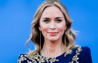 Actress: Emily Blunt thinks love is possible on a...