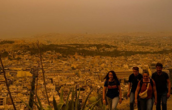 Weather: Because of Sahara dust: More people in Athens...