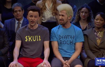 Saturday Night Live: Ryan Gosling botches sketch with a fit of laughter – making it even better