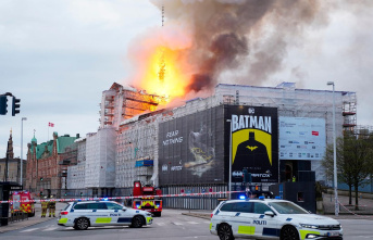 “This is our Notre Dame”: Landmark in flames: The historic “Børsen” in Copenhagen is burning