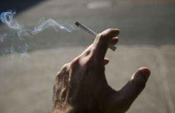 British Parliament discusses raising the minimum smoking age every year