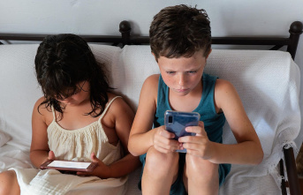 Education: According to the study, children should not use a smartphone until they are 13 years old