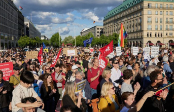 Protest: Demo in Berlin and Dresden after attacks...