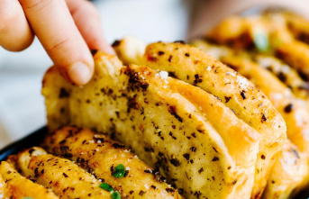 Barbecue season: With this herb pulled bread you will be the star at every barbecue party