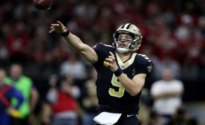 Drew Brees beats Peyton Mannings touchdown record in the NFL
