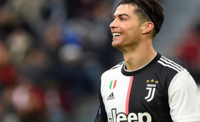 Ronaldo sends Juventus to the top in Serie A