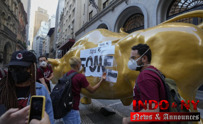 Brazilians find stock exchange bull unbearable, remove it