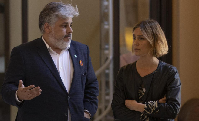 Junqueras accuses JxCat of seeking conflict with the Catalan language