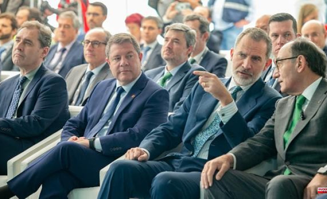 King Felipe VI inaugurates Iberdrola's green hydrogen plant in Puertollano to manufacture ammonia