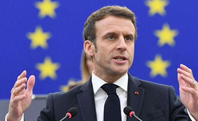 Macron tells Russia that Europe does not want to humiliate it