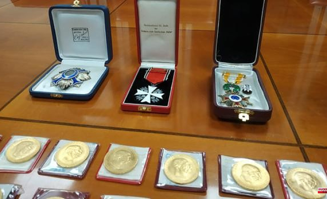 Francoist and Nazi medals of a German woman who died in Dénia are auctioned for 50,000 euros