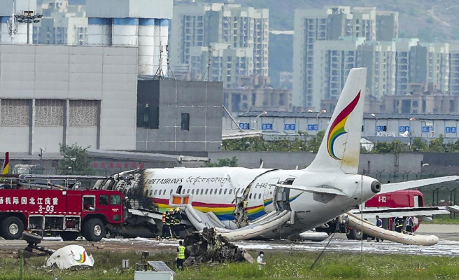 More than 40 injured in the fire of a plane after leaving a runway in China