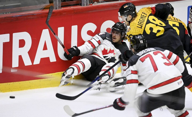 World Championship: Canada bends, but resists Germany
