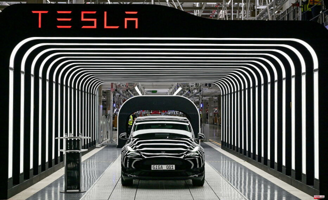 China: Tesla recalls more than 100,000 vehicles