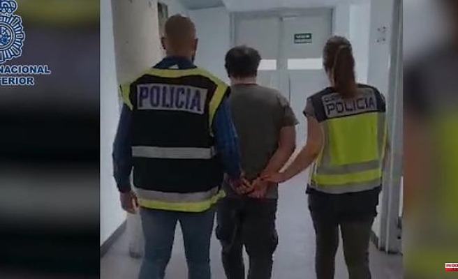Arrested in Madrid a man who pretended to be an immigration agent to defraud his victims