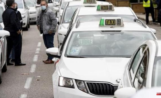 Taxi drivers protest in Madrid, live