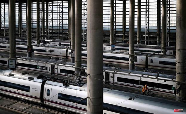 The high-speed train between Madrid and Barcelona is interrupted by a fault
