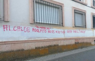 New graffiti appears against mayors of the Los Montes...