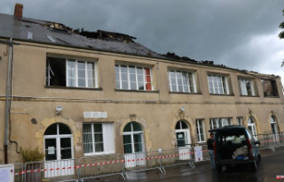 Lightning strikes a children's home near Caen:...