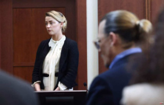Amber Heard back to stand in Johnny Depp libel lawsuit