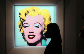 Warhol's iconic portrait of Marilyn breaks records...