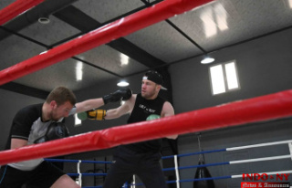 A boxing gym to overcome the stress of war