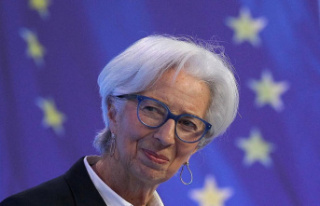 Lagarde points to July as the time to start raising...