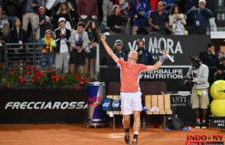 Denis Shapovalov hits Rafael Nadal again