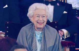 Queen Elizabeth of England, again in public