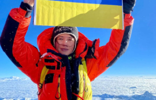 The Ukrainian flag at the top of Everest: “the whole...