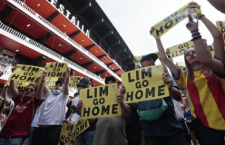 Mass demonstration against Peter Lim