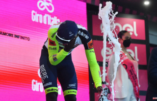 Giro: Girmay wins the stage and goes to the hospital...