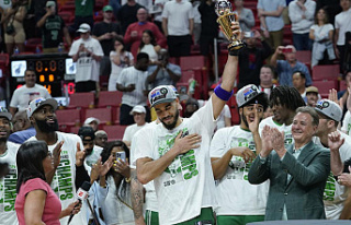 Heat 100-96 defeats Celtics in NBA Finals.