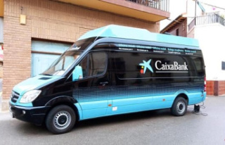 'Ofimovil Palencia' begins to tour the province...