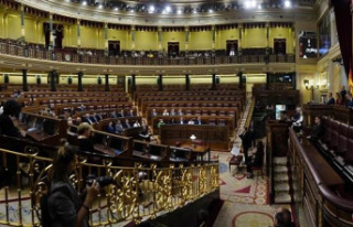 An almost deserted Congress, an image of the breakdown...