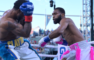 Boxing results, highlights: Jaron Ennis knocks out...