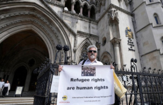 Asylum seekers make UK legal bid for Rwandan deportations...