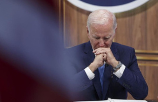 Biden still without guest list one week before the...
