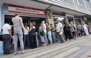 Spain finally returns below three million people without...