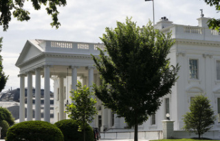 White House will pay interns for the first time in...