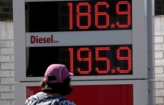 Record-breaking 100 Pounds average cost to fill up...