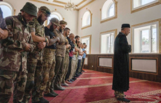 Ukraine Muslims pray for victory and an end to occupation