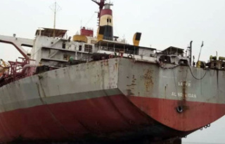 Environment: Oil tankers off Yemen's coast can...