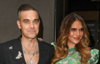 Robbie Williams: Ayda Field shares nude photo of the...