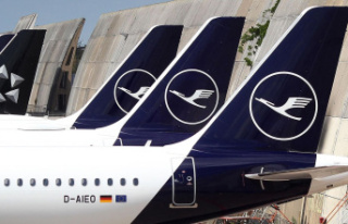 800 flights canceled: Lufthansa pilots strike: rebook,...