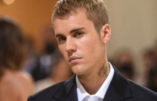 Singer: Justin Bieber interrupts world tour again