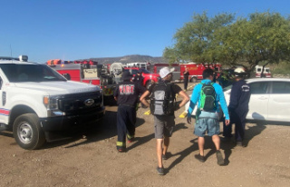 Arizona, USA: Lost hikers run out of water - one dies...