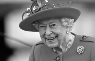 British royal family: The world mourns the Queen