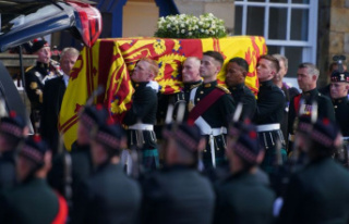 Scotland: King Charles III. leads funeral procession...