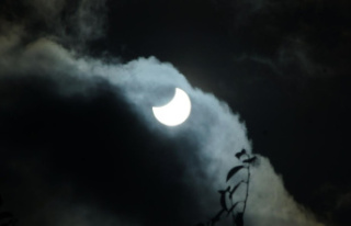 Rare natural spectacle: where the partial solar eclipse...